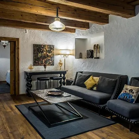 Casa Veche Aparthotel 4*