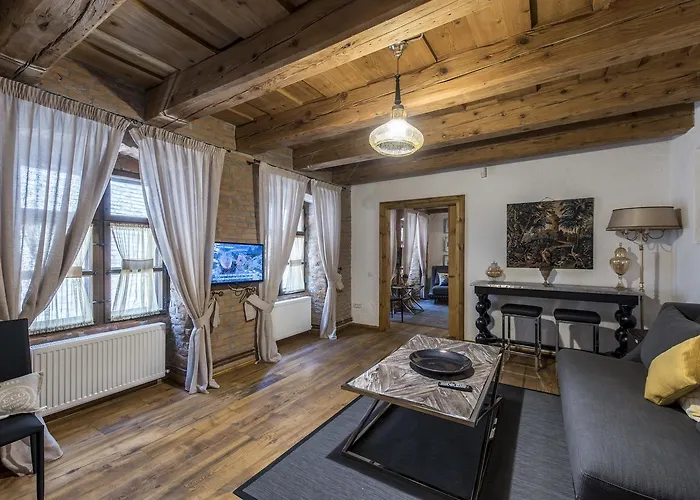 Casa Veche Aparthotel 4*